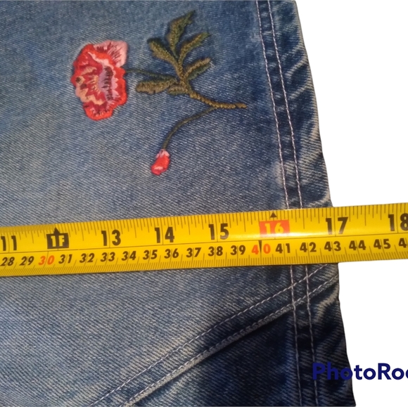 Denim Skirt Vintage Y2K Embroidered Flowers - Picture 4 of 9